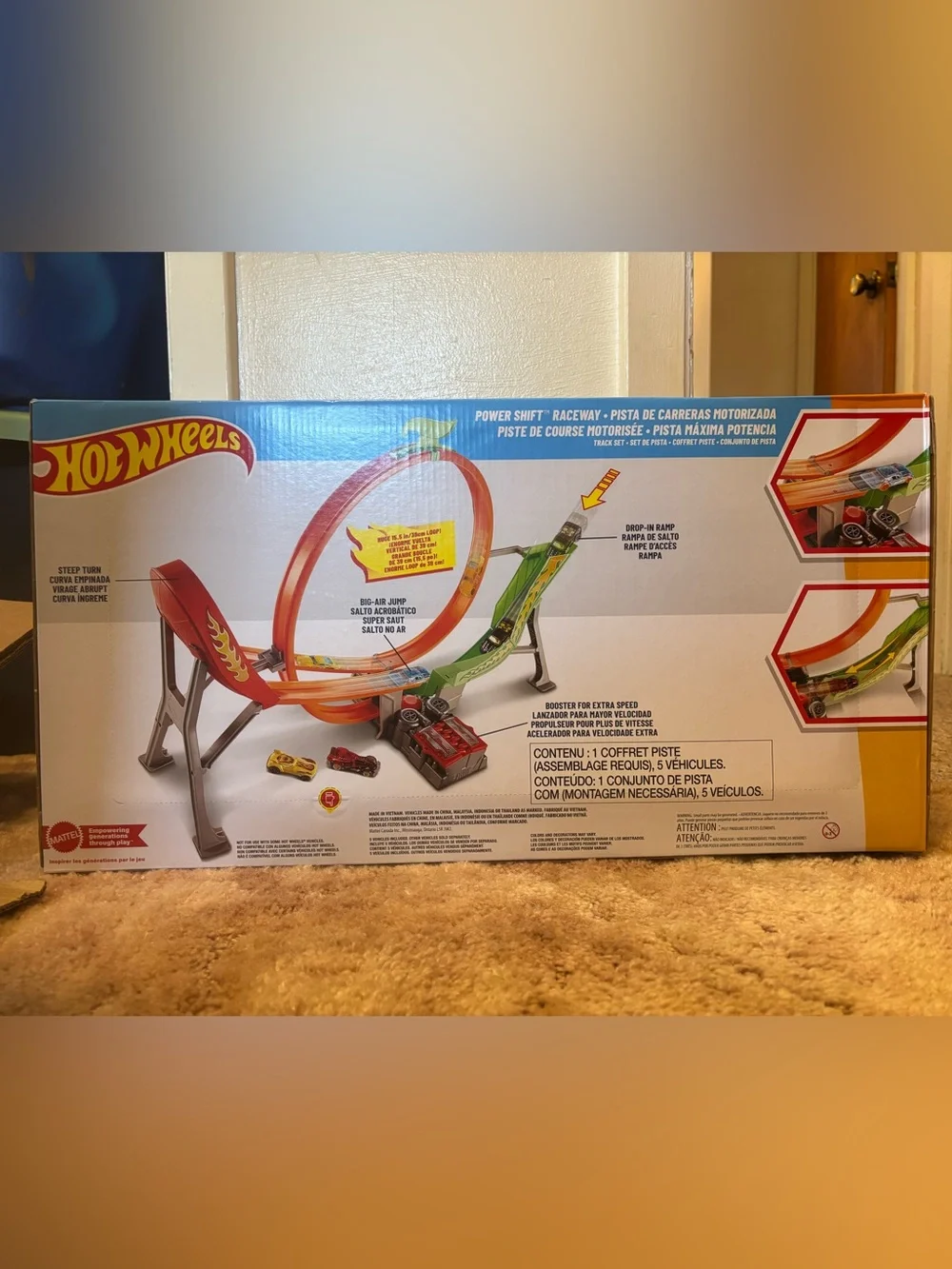 Mattel Hot Wheels Stunt Tracks Motorized  loop & jump - power shift, Raceway NIB